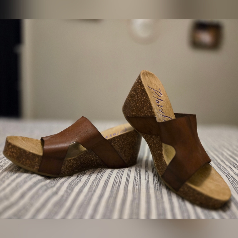 Blowfish wedge sandals